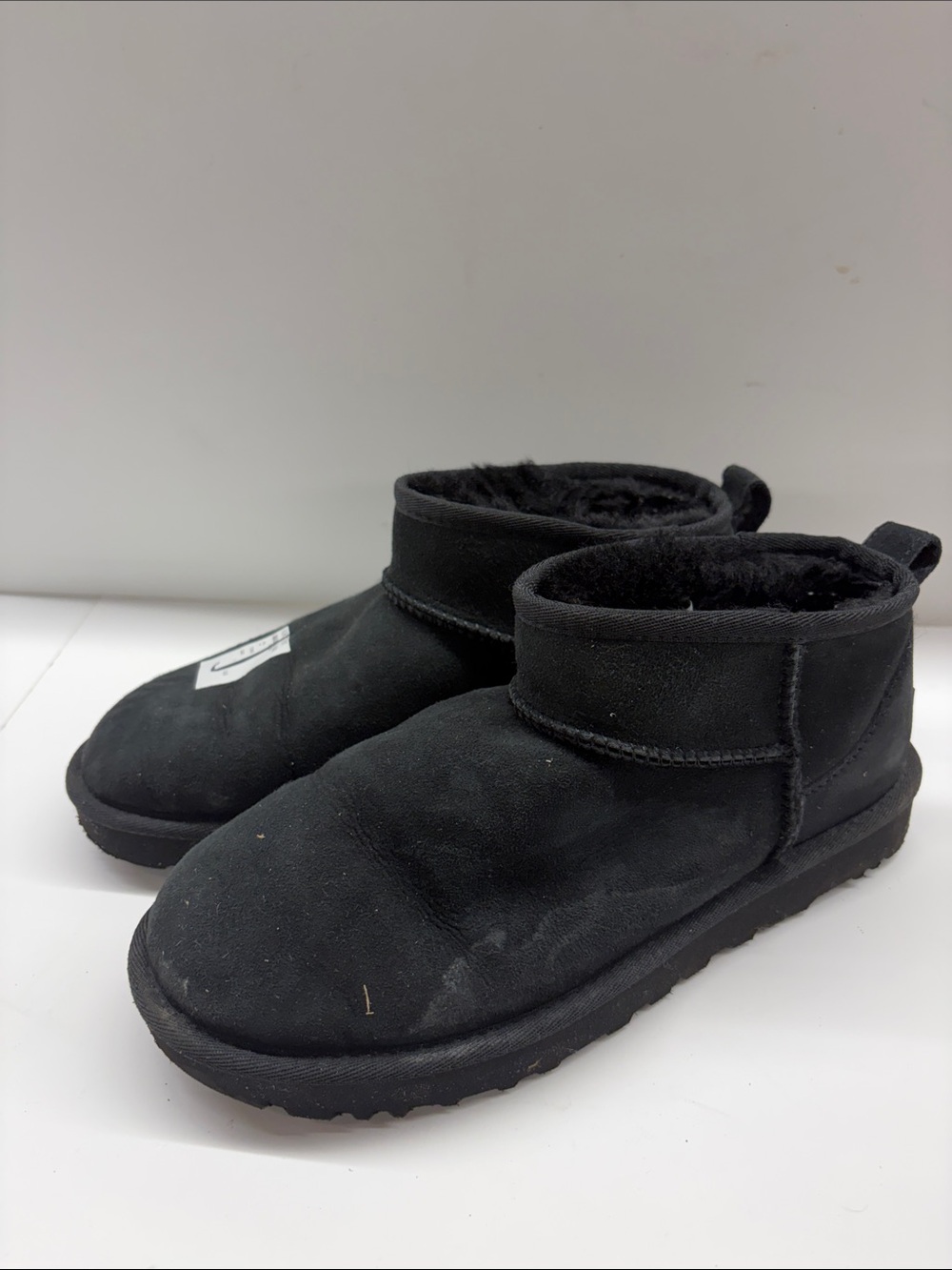 Used Ugg Women’s Low Boots in Black Size 8